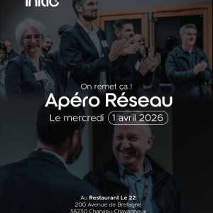 Rencontrer des entrepreneurs en Nord Isère, Image de fond avec photo de personnes souriantes à l'évènement. Calque foncé avec opacité à 50% et titre "on remet ça, apéro réseau, le mercredi 1/04" En bas de l'image se trouve le lieu : le restaurant le 22, 200 avenue de bretagne, 38230 Charvieu-Chavagneux